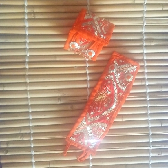 Two Sequined Cuffs - Picture 1 of 4